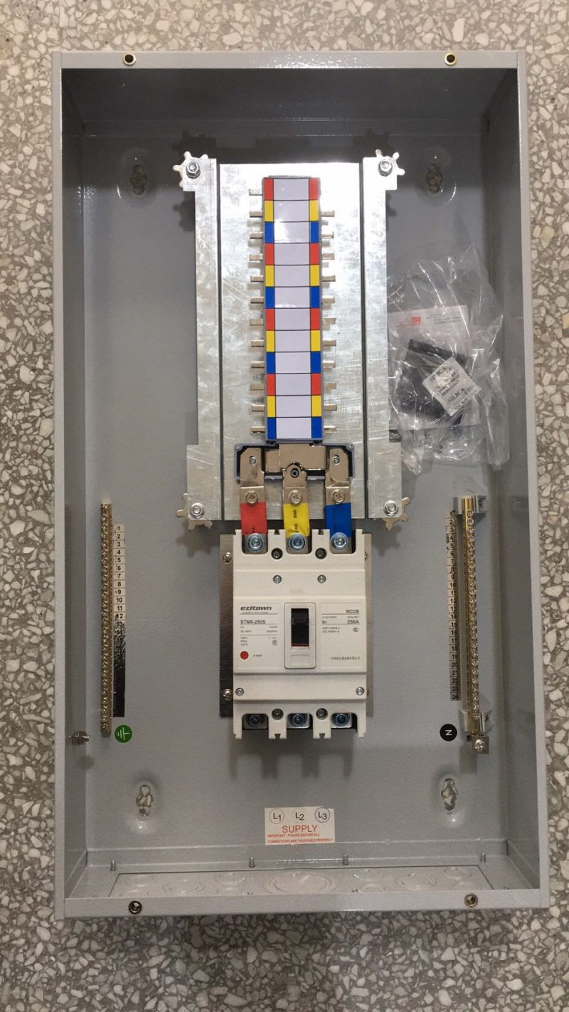 Three Phase 125A 250A Large Ampere Comb Shaped Conlux Busbar For Din 